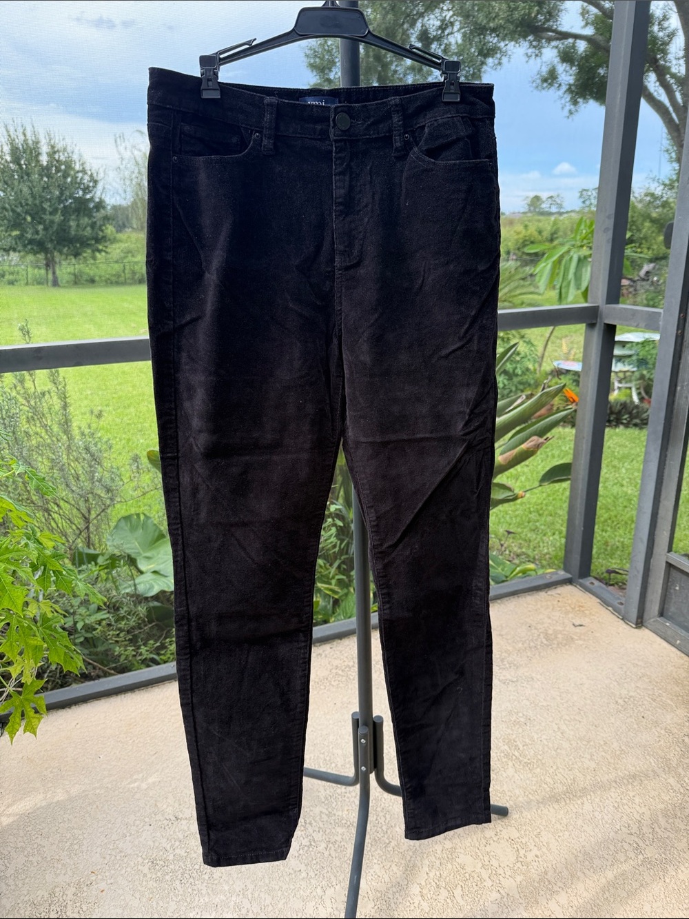 YMI junior Women’s Black Skinny Corduroy Jeans 13/31